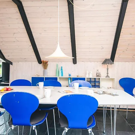 8 Person Holiday Home In Romo-By Traum *